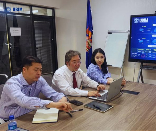 “НИЙСЛЭЛИЙН ӨМЧИТ УЛААНБААТАР ХӨРӨНГӨ ОРУУЛАЛТ, МЕНЕЖМЕНТ ҮЦК” ХХК СЭЛЭНГЭ АЙМГИЙН БАРУУНБҮРЭН СУМЫН ЗАСАГ ДАРГАТАЙ ОНЛАЙН УУЛЗАЛТ ХИЙЛЭЭ.